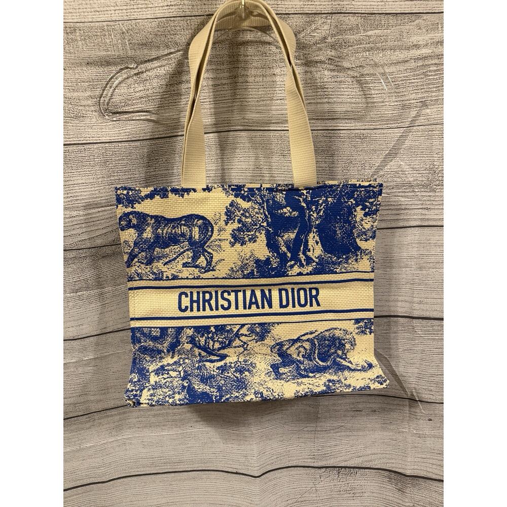 Dior beauty Exclusive GWP Dioriviera Blue Beige Straw Tote Bag W/ Star Charm